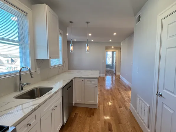 643 Boston Ave #3, Medford, MA 02155