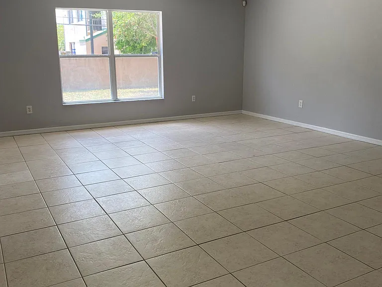 632 SE Chapman Ave — Photo 46
