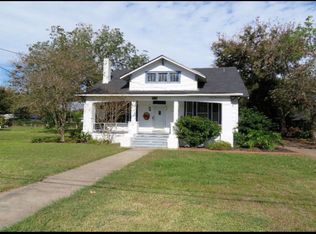 724 E Pearl St, Goliad, TX 77963