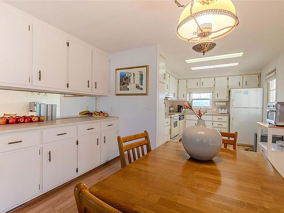 4th image of 2100 KINGS HIGHWAY #539