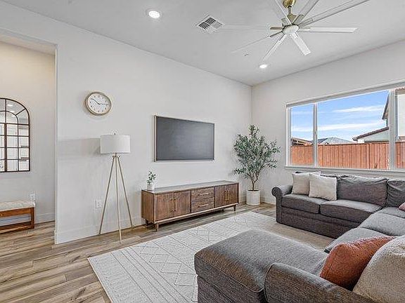 3rd image of 303 Amara Ln