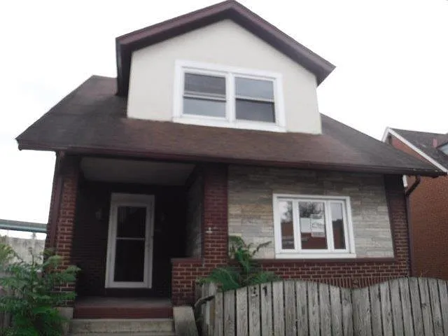 21 Sycamore St photo 1