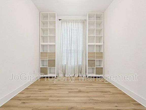5th image of 2000 Peace Pl