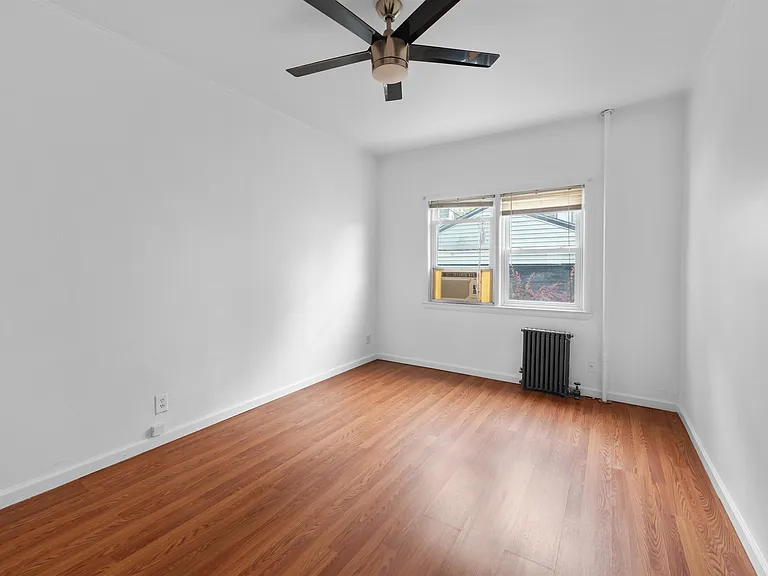 172 W 49th St #1 — Photo 10
