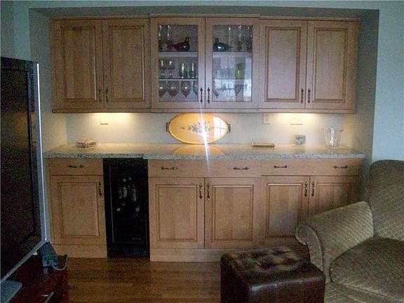 4th image of 213 Falconhurst Dr