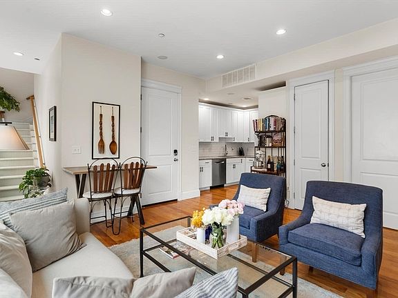 4th image of 115 B St Unit 4