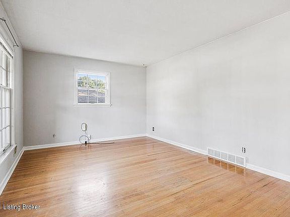 5th image of 2814 Pindell Ave