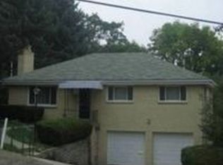 17 Sigrid Dr, Carnegie, PA
