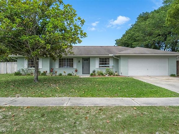 3rd image of 7631 Pinehurst Dr