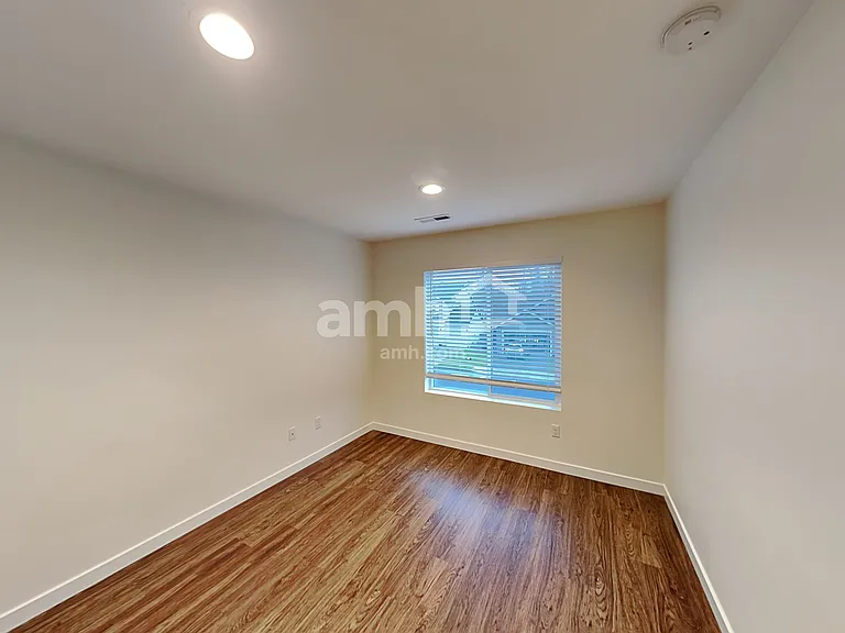 1318 NE 11th Ave — Photo 12