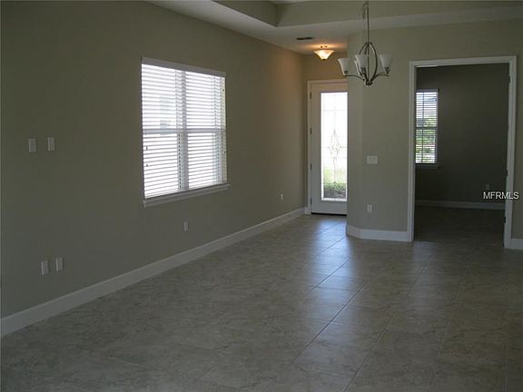 4th image of 316 Locksley Ct
