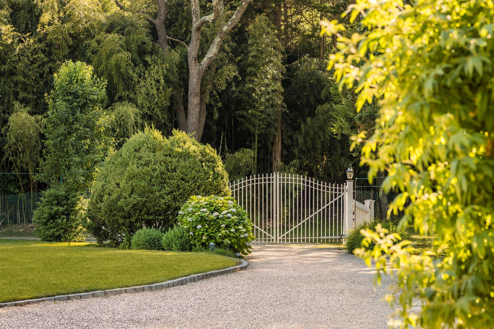 Gate