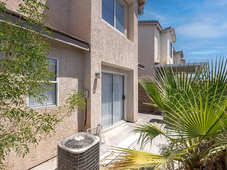 2095 Betty Davis St — Photo 30