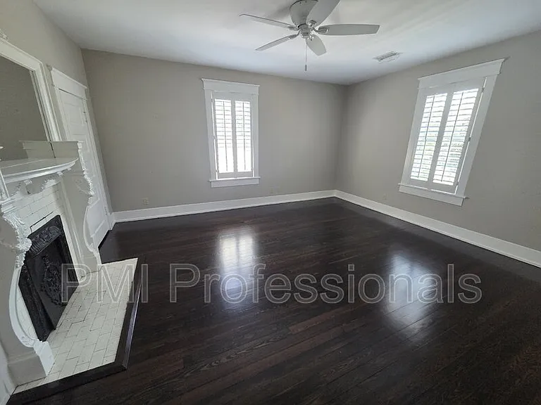 401 E Main St — Photo 17