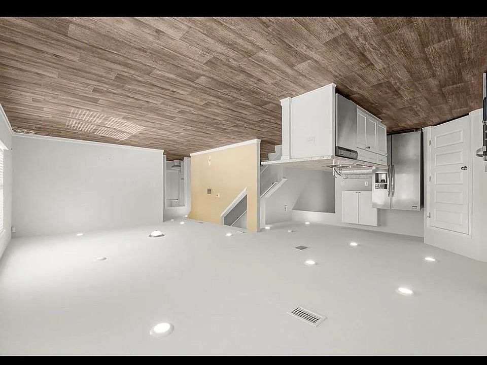 Building Photo 4