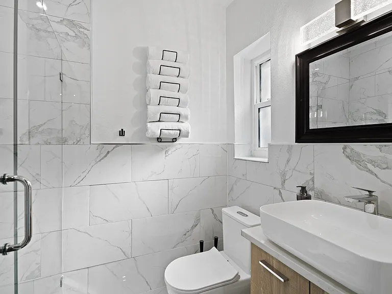 2608 W Swann Ave #D — Photo 9