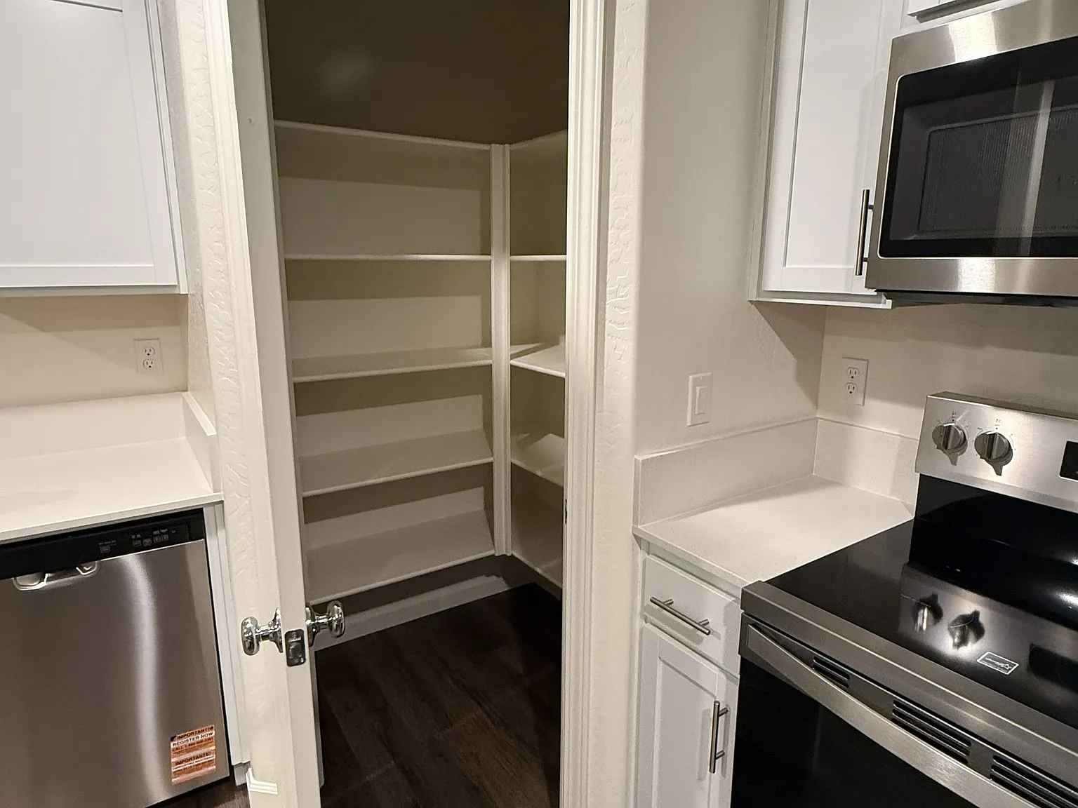 4 bed, 1842 sqft, $2,600 — Photo 4