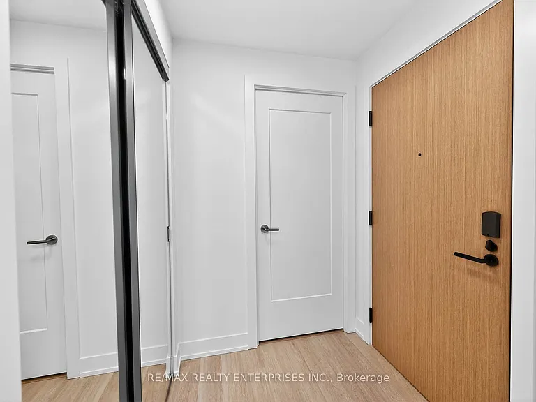 60 Central Park Dr #2404 — Photo 4