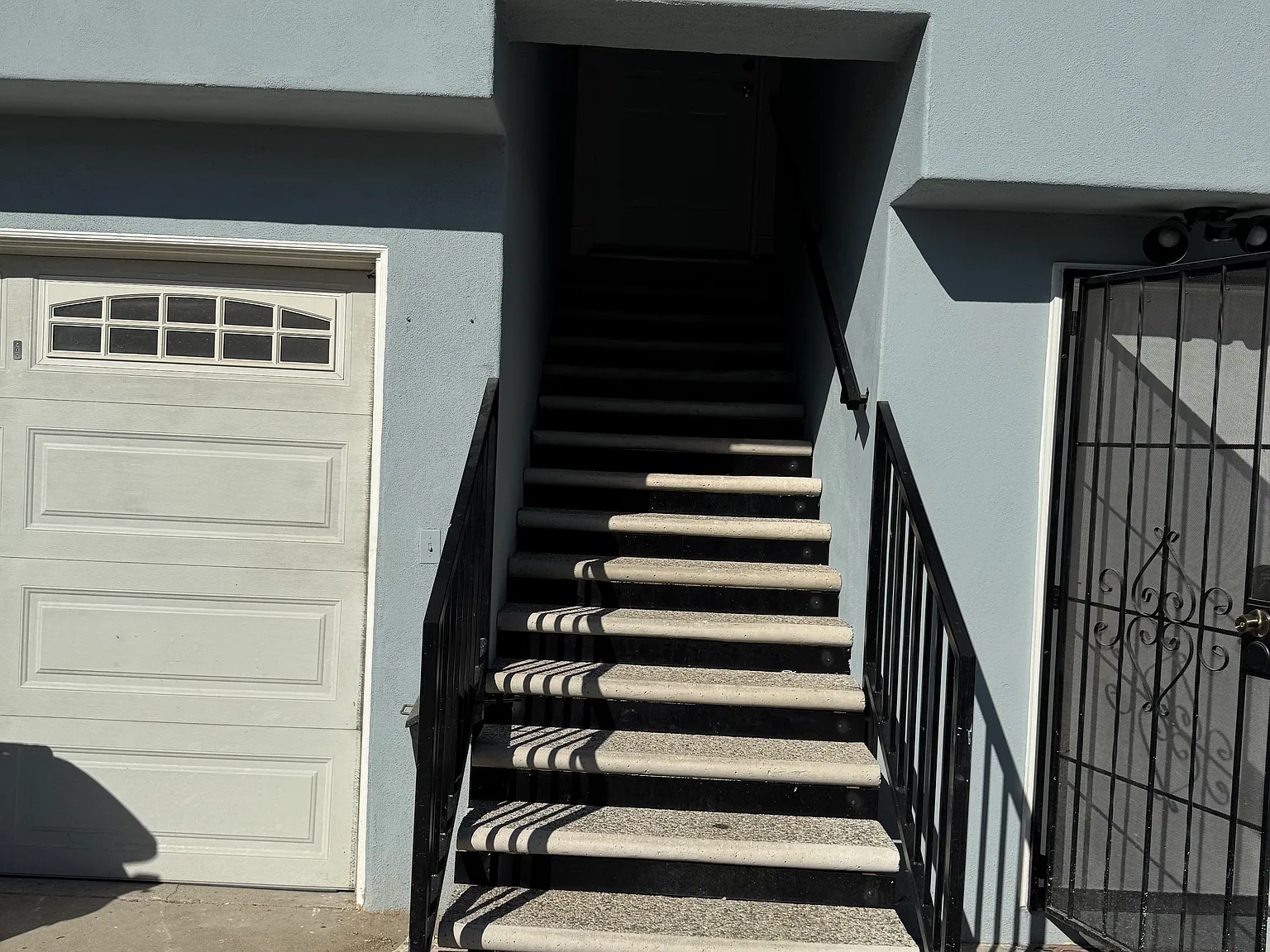2 bed, 910 sqft, $2,750 — Photo 2