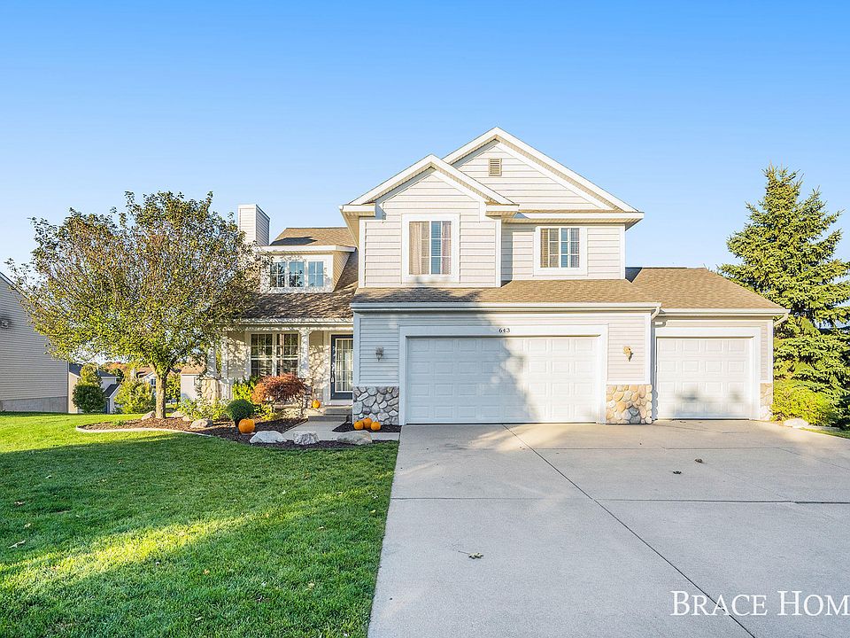 1st image of 643 Oldfield Dr SE