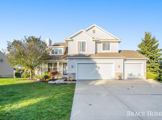 643 Oldfield Dr SE, Byron Center, MI 49315
