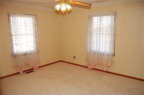 5th image of 517 SW 42nd St
