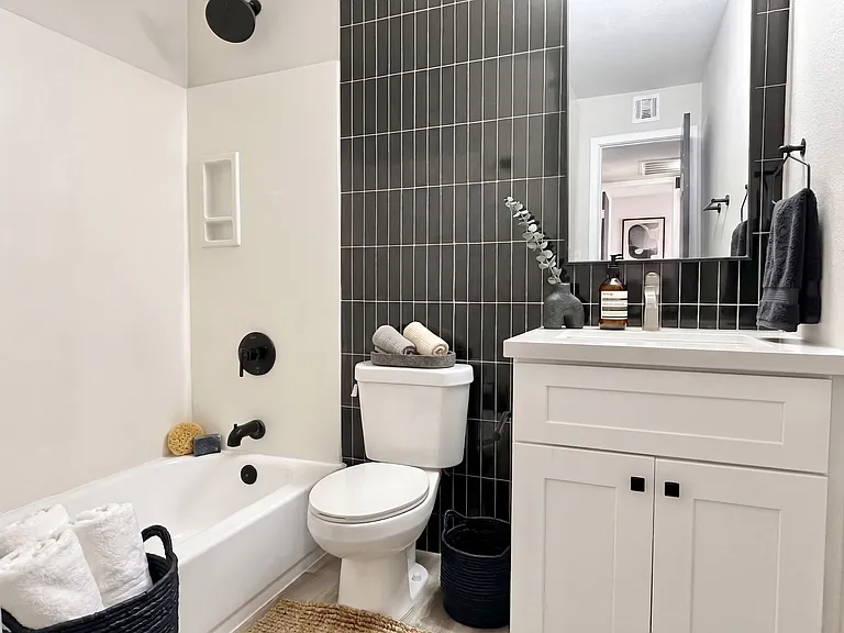 5740 N 10th St #9 — Photo 5