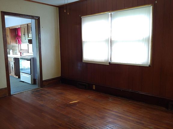 5th image of 121 N Illinois Ave