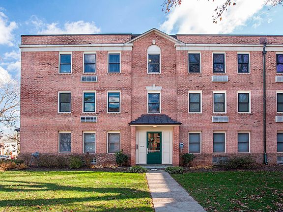 3rd image of 4818 Chevy Chase Dr APT 202