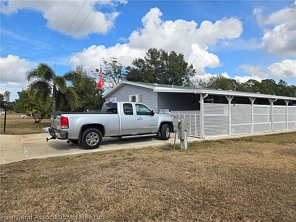 2nd image of 504 Thunderbird Hill Rd