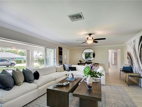 3rd image of 335 Vanderbilt Dr