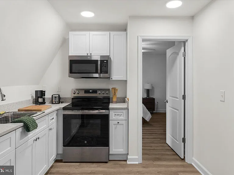 380 Broadview Ave #2 — Photo 8