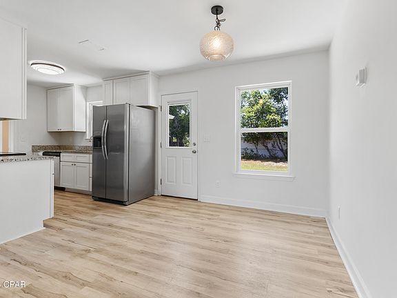4th image of 1202 Cornell Dr