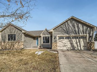 8900 Oakview Ln N, Maple Grove, MN 55369