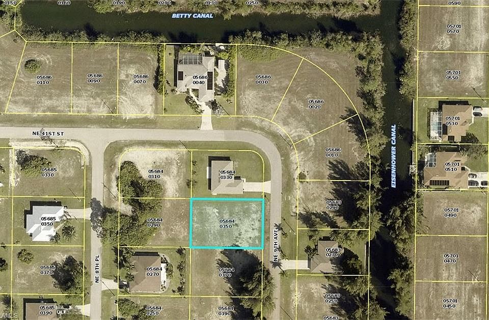 1st image of 4032 NE 9th Ave