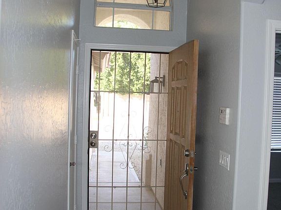 4th image of 2039 E Helena Dr