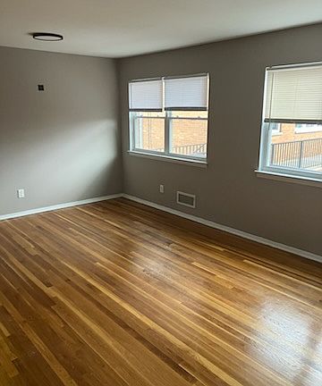 4th image of 218 Kipp Ave