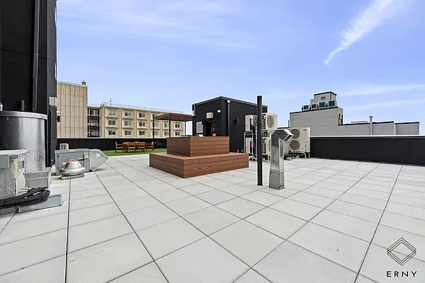 Rented by ERNY LLC | media 21