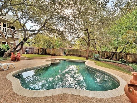 2nd image of 10804 Pickfair Dr