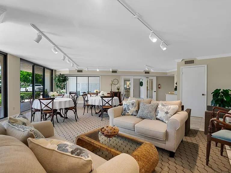 1815 Mooringline Dr #2E — Photo 36