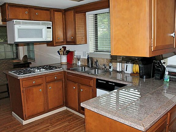 4th image of 14015 Duncannon Dr