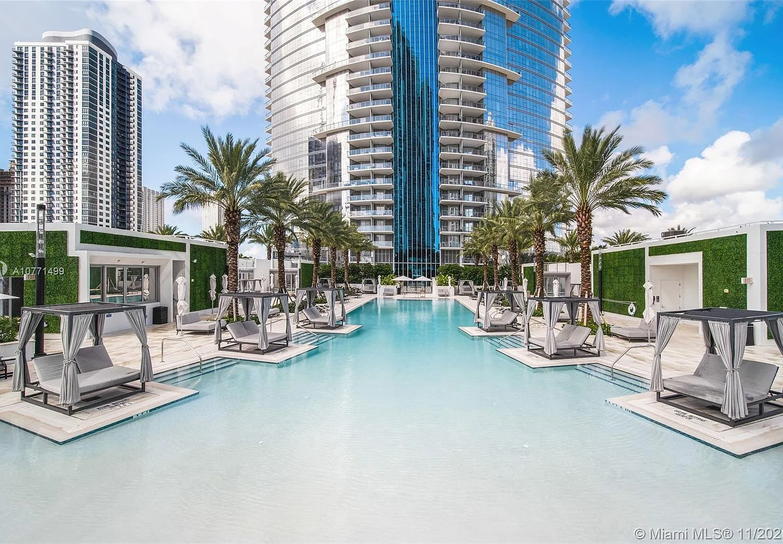 3 bed, 3100 sqft, $10,000 — Photo 1