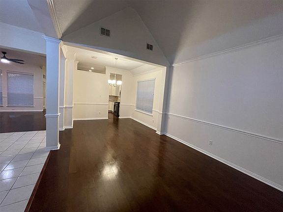 4th image of 1829 Trail Ridge Ln