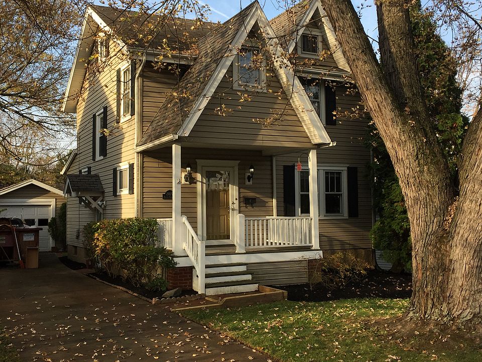 1st image of 2072 24th St