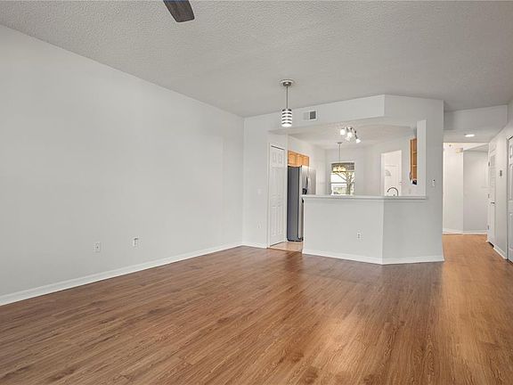 4th image of 580 Cranes Way APT 152