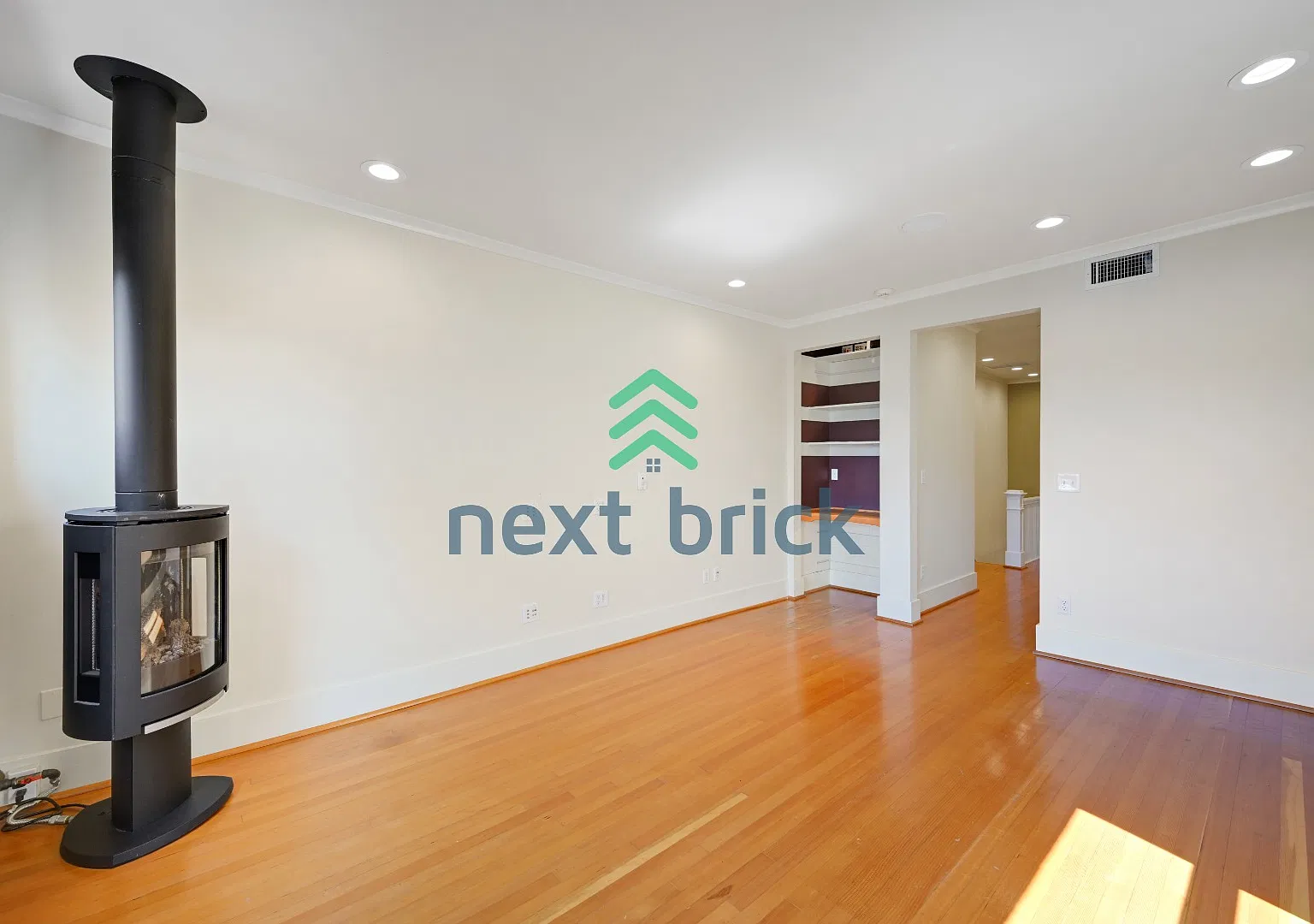 Rare Find-Heritage Historic Lake View Luxury Condo opportunity! — Photo 3