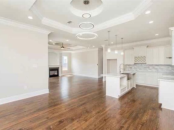 4th image of 5011 W Forest Park Ct
