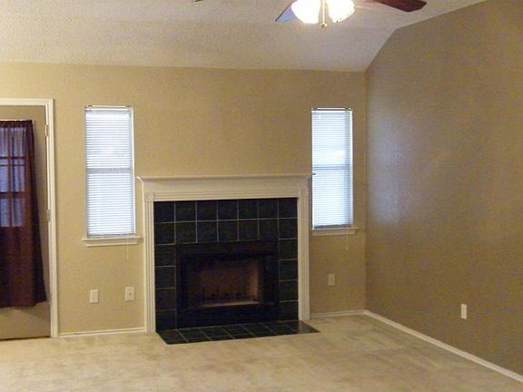 3rd image of 4212 Aspen Dr