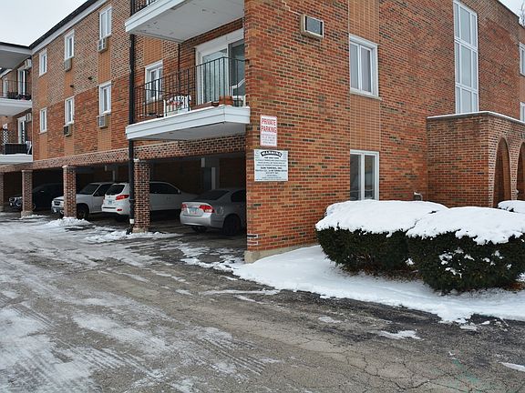 2nd image of 9721 S Cicero Ave APT 3F