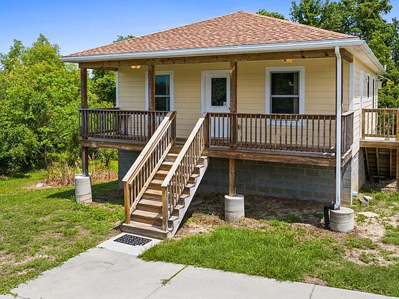 5th image of 257 Arlington Dr